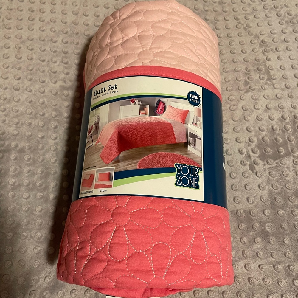 Your Zone Pink Quilt Set